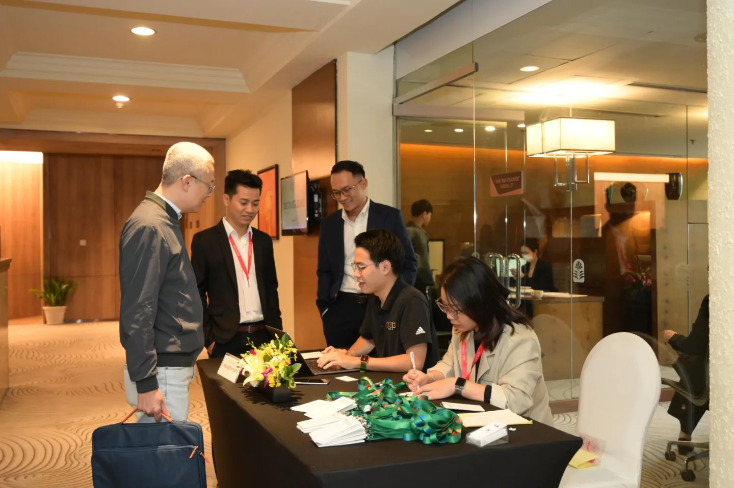 discover zoho hanoi 4